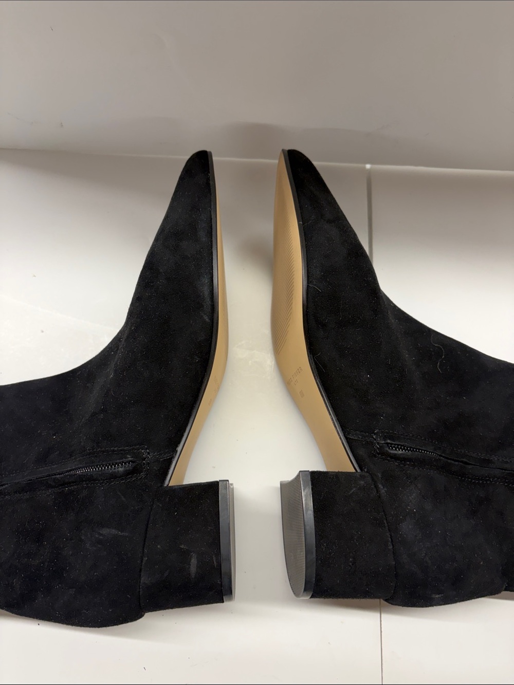 New Marc Fisher Classic Black Pointed-Toe Suede Ankle Boots Women’s size 8 - Picture 5 of 7